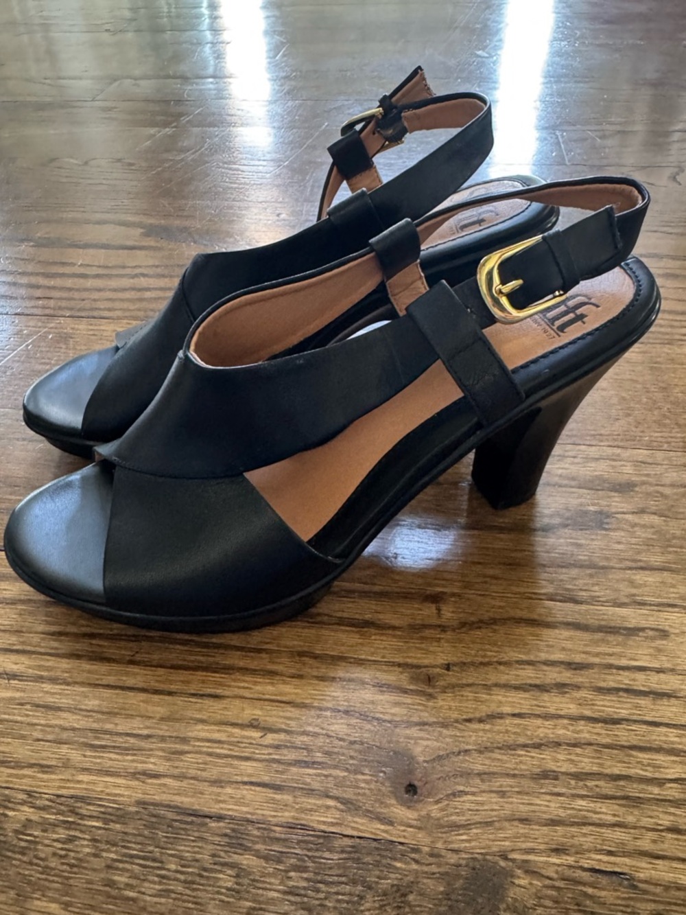 Söfft Black Leather Slingback Heels Size 7M NWOT